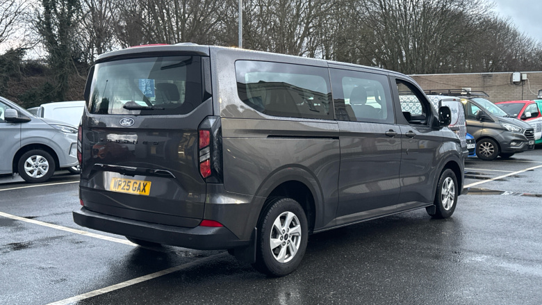 Ford Tourneo Custom 320 L2 Diesel Fwd 2.0 EcoBlue 136ps H1 Zetec 8 seater Auto